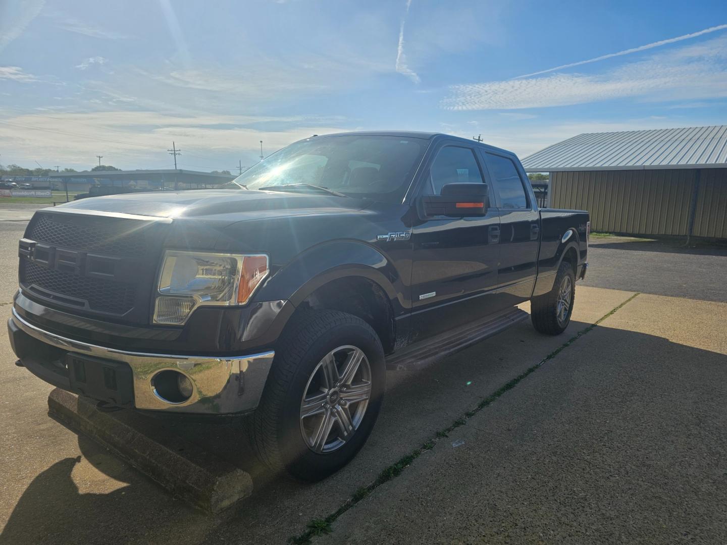 2013 BROWN Ford F-150 XLT SuperCrew 6.5-ft. Bed 4WD (1FTFW1ETXDK) with an 3.5L V6 TURBO engine, 6-Speed Automatic transmission, located at 533 S Seven Points BLVD, Seven Points, TX, 75143, (430) 255-4030, 32.313999, -96.209351 - Photo#0